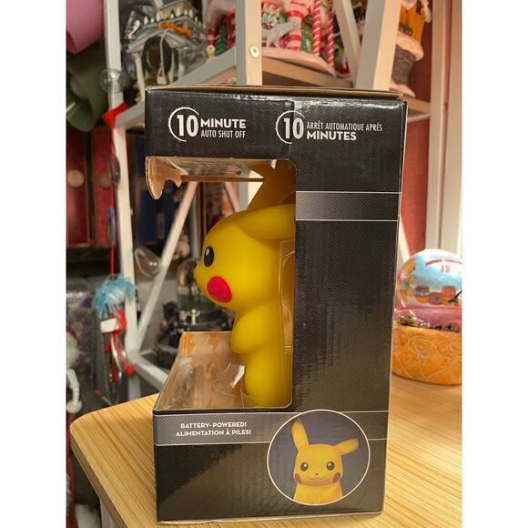 ThinkGeek Pokemon 7-Inch Light-Up Pikachu Lamp - Picture 6 of 6